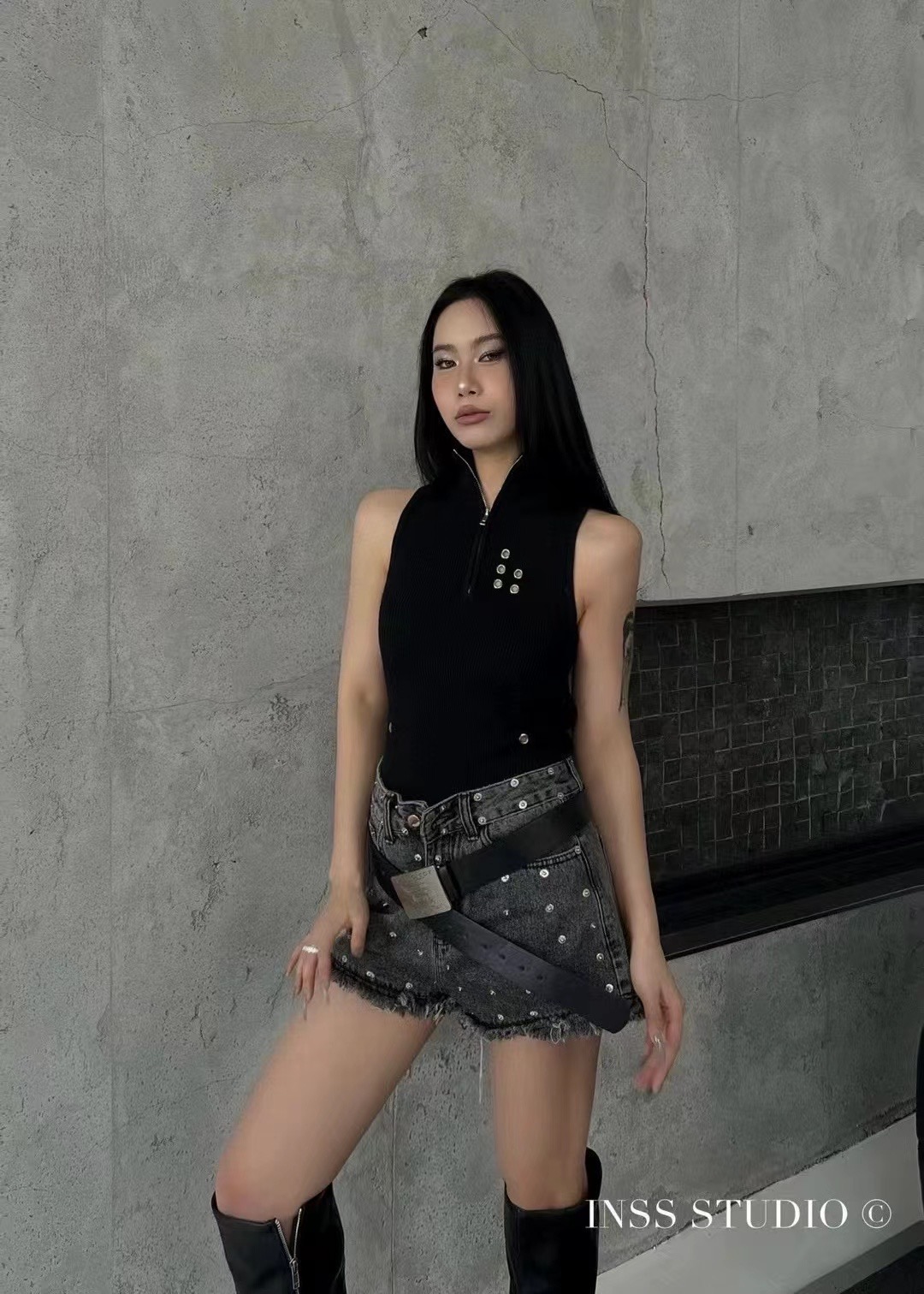 十三行inss 螺紋背心女2024春季辣妹短款顯瘦無袖拉鏈外穿