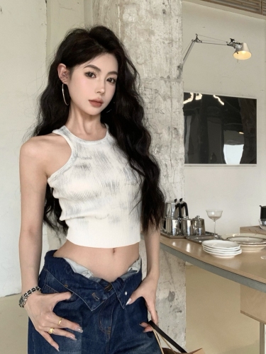 Real shot of summer hot girl style sleeveless knitted vest for women tie-dyed hand-painted outer wear slimming short crop top