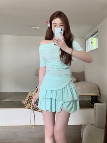 Real shot of pure lust, sexy swing collar, pinch waist short-sleeved T-shirt for women, high-end A-line skirt, chic and beautiful two-piece set
