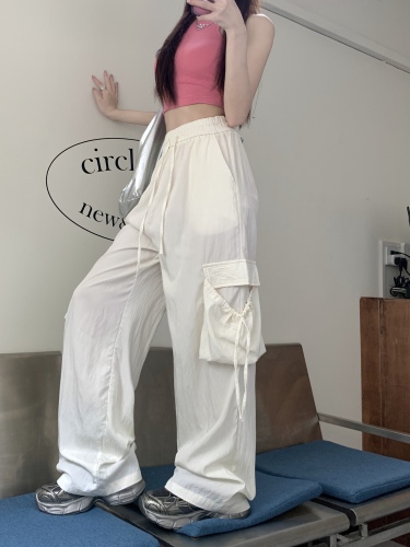 Actual shot of American sweetheart loose straight mid-waist casual overalls for women with large pockets and lace-up trousers