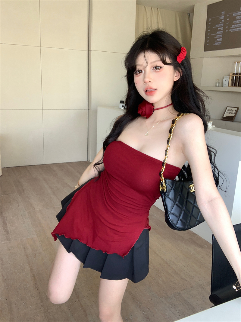 Real shot ~ Hot girl with red tight tube top with breast pads and slim sleeveless top
