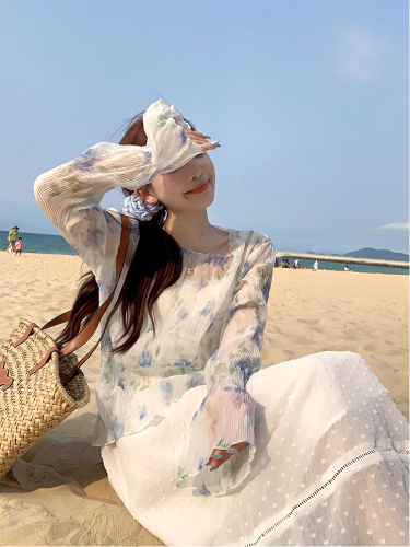 Real shot of a Korean chic summer tie-dyed fresh sunscreen shirt + skirt