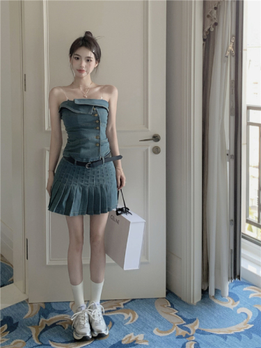 Real shot!  Summer distressed new hot girl denim top pleated skirt two-piece suit