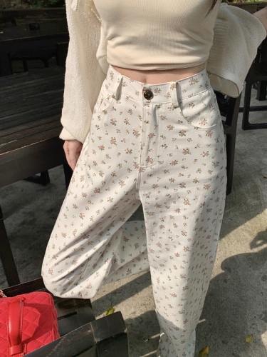Real shot of thin casual wide-leg small floral wide-leg pants