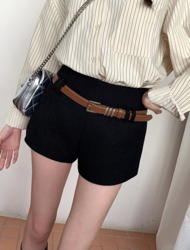 Actual shot of 2024 spring and summer new black and white casual pants, small fragrant style tweed belt shorts, spring and autumn leggings for women