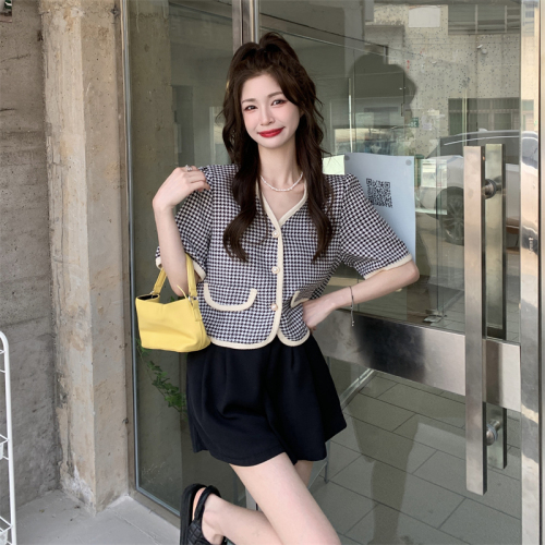 Xiaoxiangfeng shirt jacket for women summer 2024 new houndstooth V-neck short style short-sleeved cardigan top ins