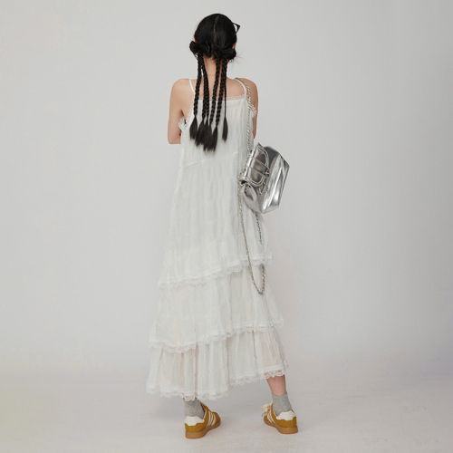 Real shot of French suspender skirt 2024 new white dress A-line skirt versatile cake skirt lace splicing skirt