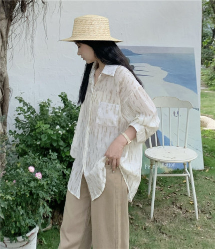 Real shot of textured pleated long-sleeved sunscreen shirt in spring and summer thin outer layer with air-conditioning shirt