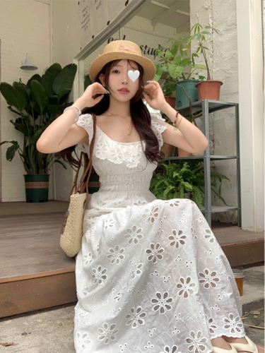 Real shot of Korean chic summer French white tea break design dress