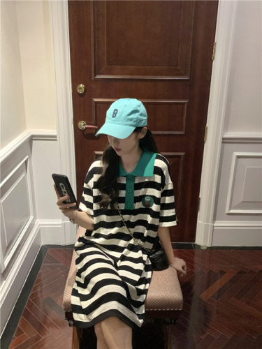 Actual shot ~ 2024 summer fashion floor-to-ceiling color-blocked lapel T-shirt dress with contrasting stripes mid-length knitted dress