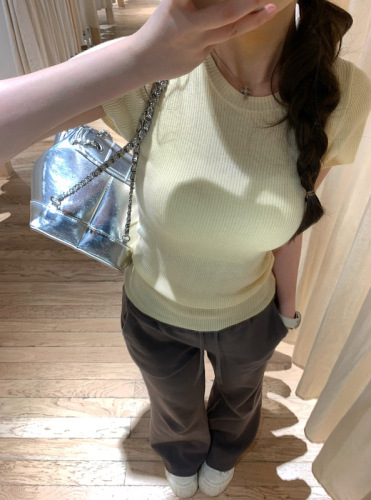 Actual shot of new yellow short-sleeved T-shirt women's bottoming sweater short slim slim top summer