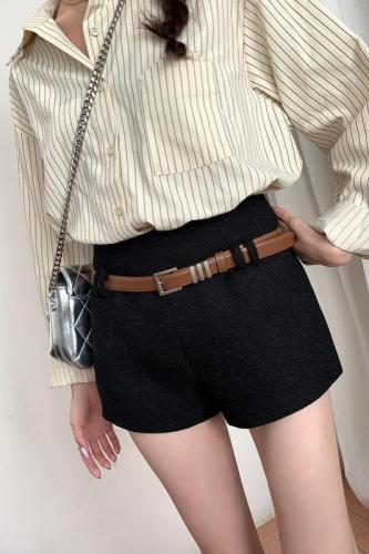 Actual shot of 2024 spring and summer new black and white casual pants, small fragrant style tweed belt shorts, spring and autumn leggings for women