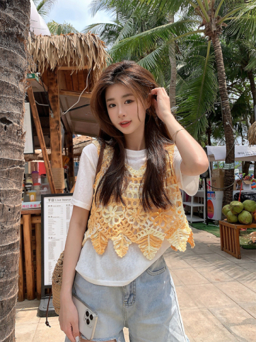 Actual shot of Korean chic summer colorful holiday style two-piece suspender set + versatile T-shirt