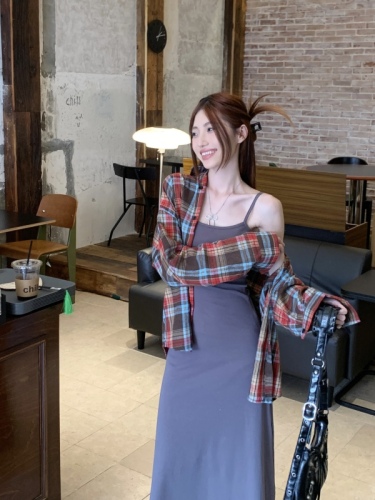 Actual shot~Korean style slimming long-sleeved suspender dress + plaid shirt