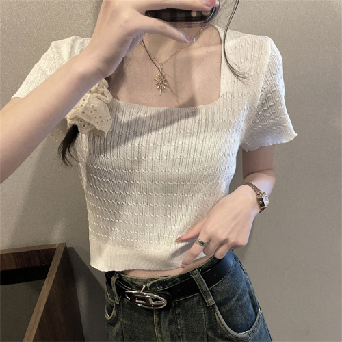 Actual shot of square-neck short-sleeved T-shirt for women in summer with niche and high-end ice silk knitted top