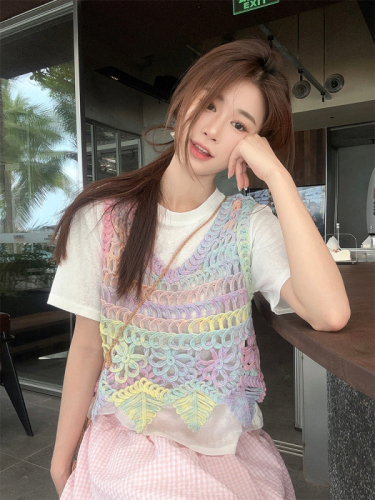 Actual shot of Korean chic summer colorful holiday style two-piece suspender set + versatile T-shirt