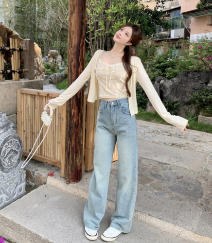 Actual shot of 2024 spring and summer new Korean retro floral camisole knitted cardigan two-piece set