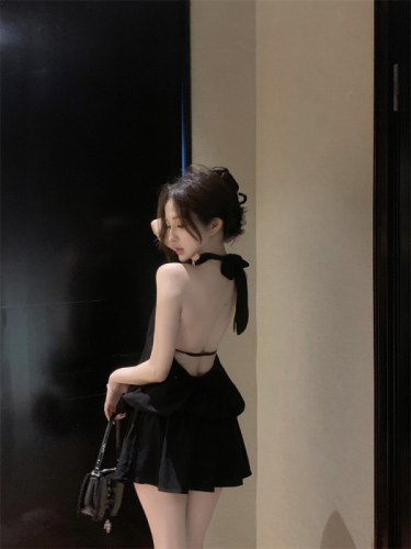 实拍 挂脖镂空气质小黑裙露背露肩连衣裙