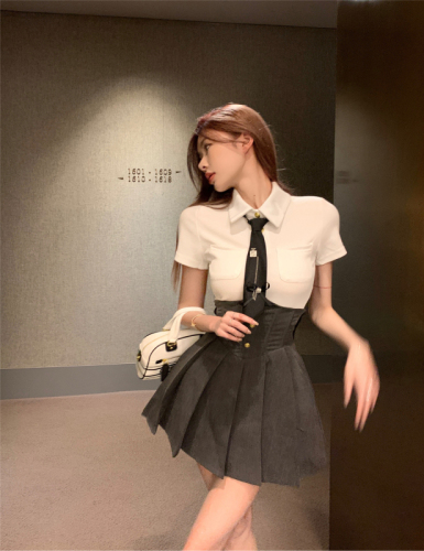 Real shot ~ hot girl slimming high-waist pleated skirt female design short-sleeved T-shirt college waist skirt
