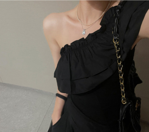 Real shot of Korean chic design commuting oblique shoulder pleated lace sleeveless splicing stretch top