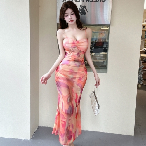 Real shot of sexy and fashionable low-cut V-neck slim-fitting slit hip-covering mesh long skirt dress