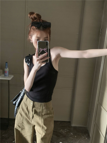 Real shot of relaxed curled khaki high-waisted straight casual pants, loose and slimming wide-leg pants