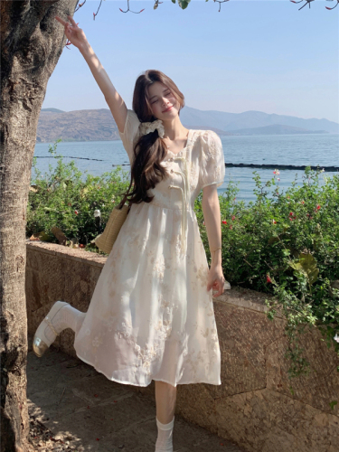 Actual shot of new Chinese style apricot dress for small women with puff sleeves and fairy-like gentle first love long dress