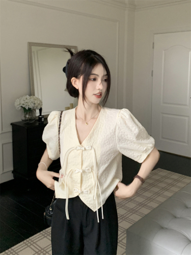 Real shot of new Chinese style Chinese style disc button jacquard white shirt top loose puff sleeve irregular top for women