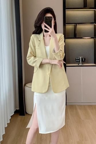 Real shot of summer high-end French royal yellow suit + waist slimming suspender dress suit