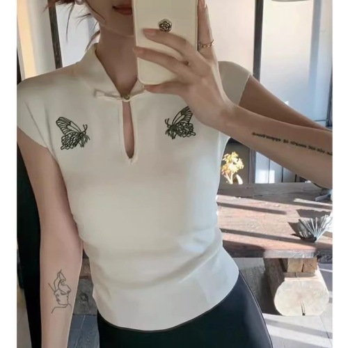 新中式刺绣蝴蝶短袖T恤女2024年新款夏季立领镂空设计感打底上衣