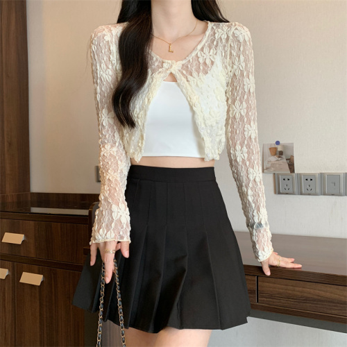 Real shot French blouse sweet and spicy sun protection hot girl hollow lace short top design niche cardigan