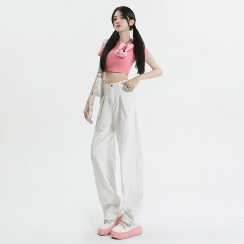 Real shot of white retro pleated high-quality high-waisted floor-length wide-leg pants straight-leg jeans and trousers with extensions