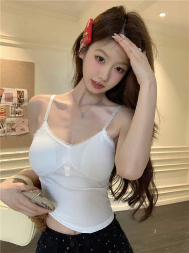 Actual shot of spring and summer Korean version of sexy lace camisole, versatile bottoming, beautiful back, chest-wrapped tube top