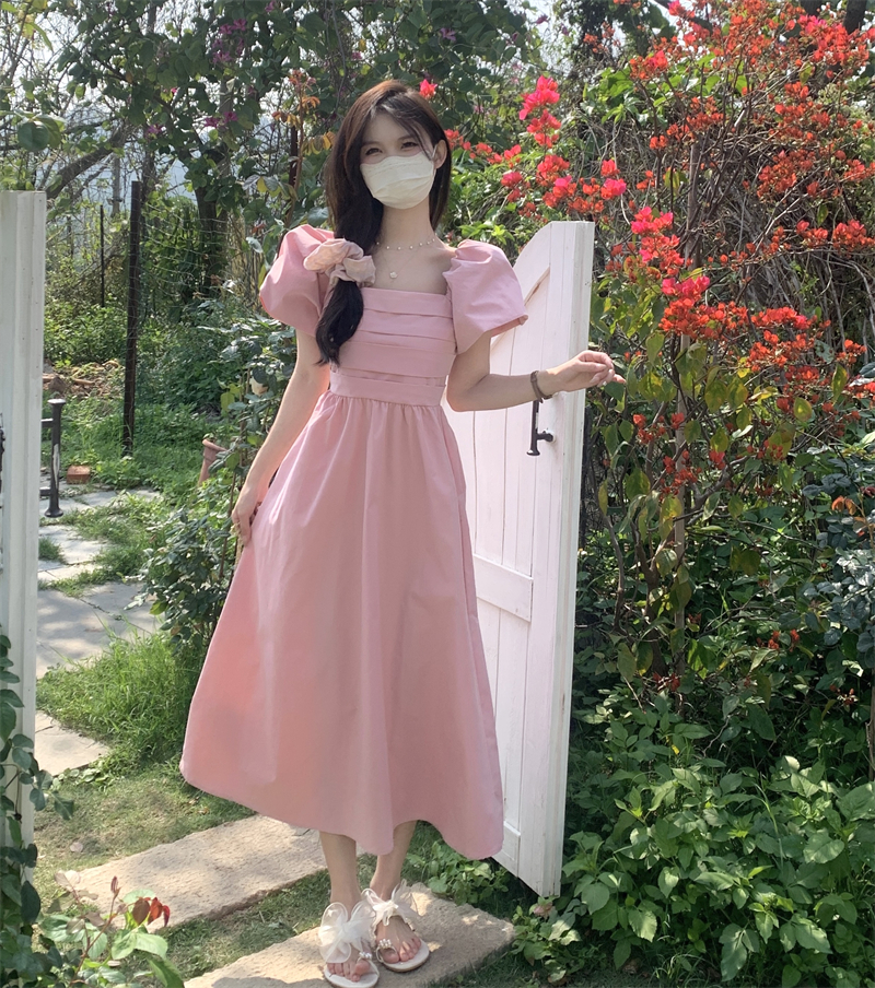 Real shot of sweet and gentle pink puff sleeve pleated waist A-line mid-length square neck dress
