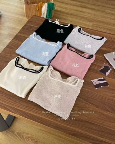 Real shot of French square neck short-sleeved T-shirt for women in summer, slim-fitting bottoming shirt, fashionable age-reducing contrasting color knitted top