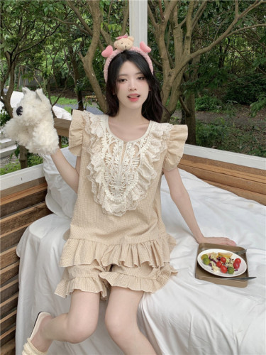Actual shot of Korean version of sweet heavy-duty lace small fresh fine grid flying sleeves loose ruffled home clothes suit