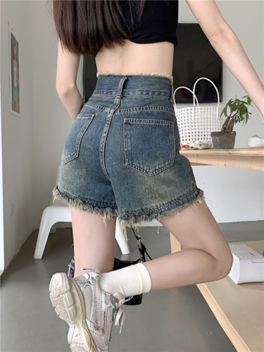 Real shot~New high-waisted slimming retro washed distressed design raw edge wide-leg denim shorts
