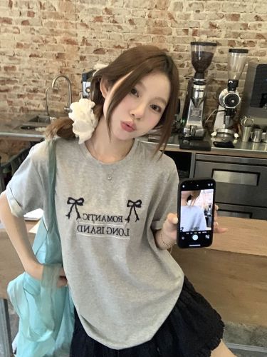 Actual shot of loose and lazy embroidered letters round neck casual T-shirt