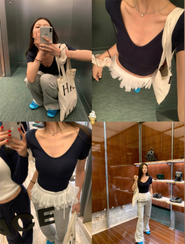 Real shot of Korean style shoulder-padded V-neck short-sleeved T-shirt for women, tight-fitting and slim, dark blue bottoming shirt for hot girls with navel-baring short top
