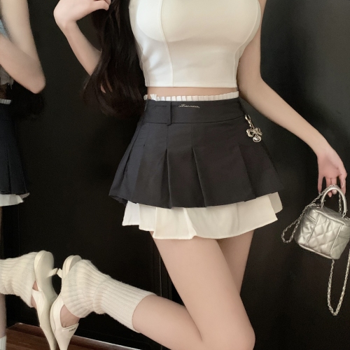 Real shot of double-layered pleated skirt with high waist and slimming French style short skirt