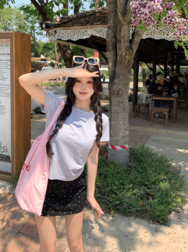 Actual shot ~ Summer new Korean style retro age-reducing floral high-waist slimming A-line skirt + versatile round-neck T-shirt