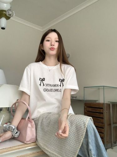 Actual shot of loose and lazy embroidered letters round neck casual T-shirt