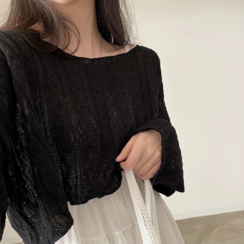 Real shot of large size Korean chic sun protection shirt, retro twist short knitted top, lazy long-sleeved autumn ice silk sweater