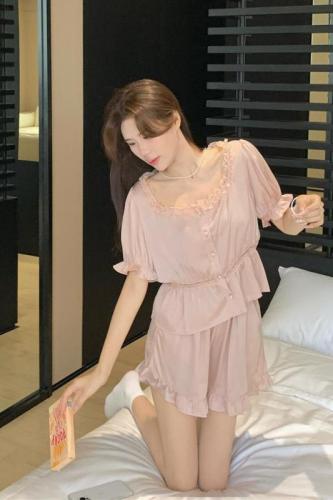 Real shot of Korean version of sweet silky simulated silk lace palace style short-sleeved shorts home wear set