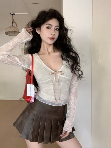 Real shot of summer hot girl style retro design niche V-neck bow lace shirt women's waist slimming top