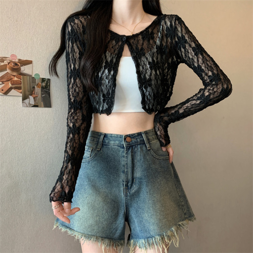 Real shot French blouse sweet and spicy sun protection hot girl hollow lace short top design niche cardigan
