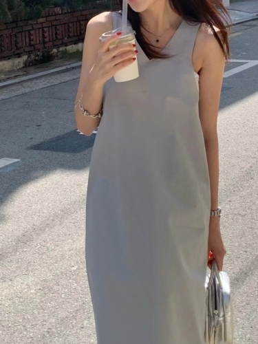韩国东大门法式简约气质V领减龄无袖别致设计背带连衣裙长裙