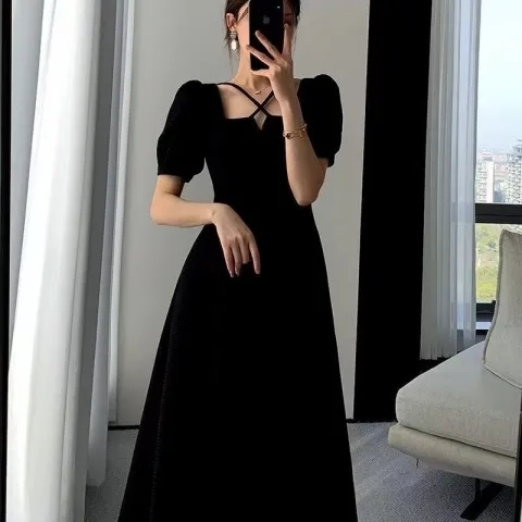 黑色长袖连衣裙女夏新款高级感收腰显瘦赫本风方领时尚小黑裙