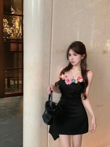 Actual shot of Wei Mi Sicily Heavy Industry V-neck suspender dress for women slimming A-line skirt