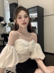 實拍法式一字肩抹胸上衣女高級感性感辣妹風純欲短款別致鎖骨襯衫